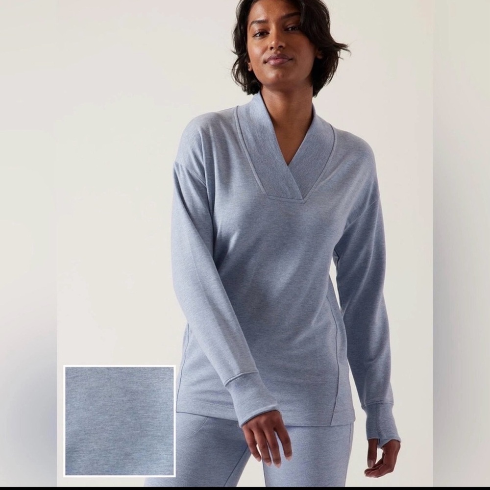 Athleta Clarity V-Neck Pullover | Blue-Gray | Size M | EUC